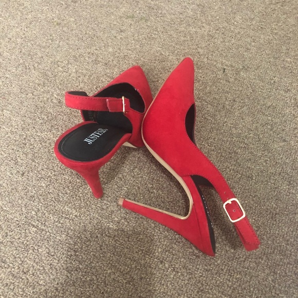 Red Pump, Gabrielle. Like new. Size 9. - Picture 1 of 4